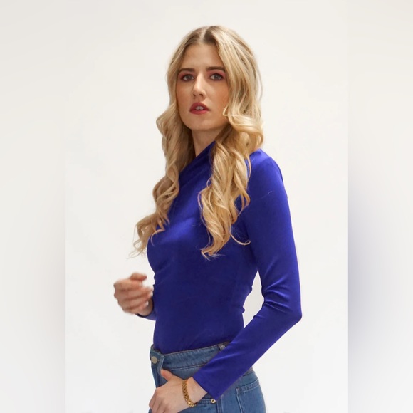 NWT Blue Off-the-shoulder Top - Picture 2 of 5